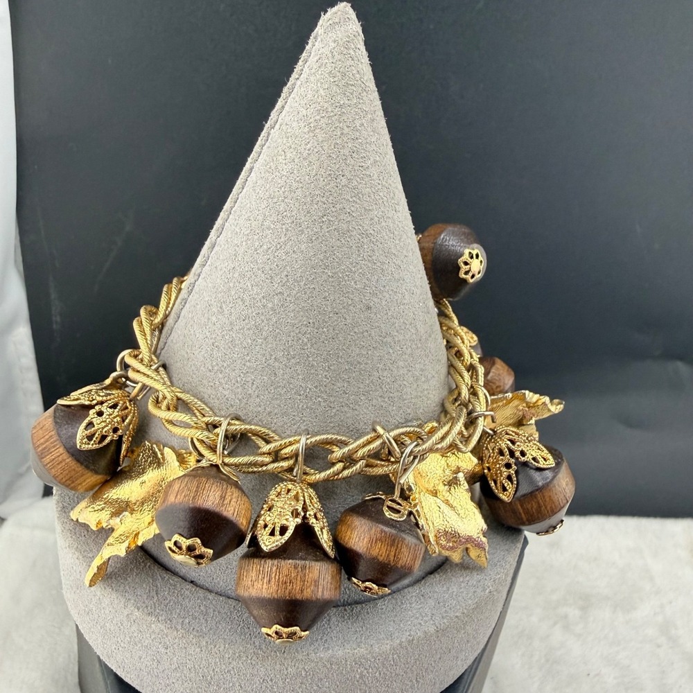 Vintage Charm Bracelet Acorn Gold Tone Leaf Wood Nut 6.5"